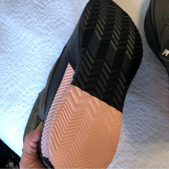 SOREL Out N About Puffy Zip Boots Booties Khaki 9 NWT - Picture 11 of 11